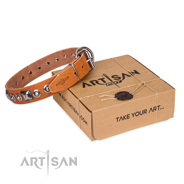 Natural genuine leather dog collar made of reliable material with reliable D-ring