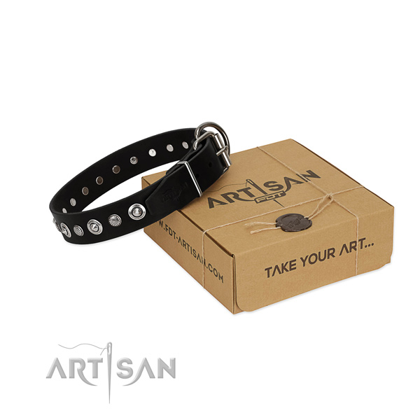 Top quality genuine leather dog collar with stylish design decorations